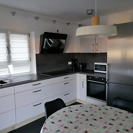 Apartament In Mit Grossem Balkon